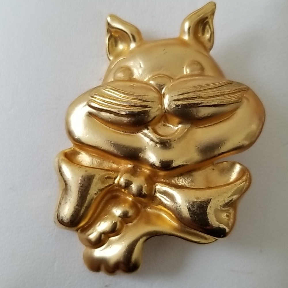 Vintage Smiling Cat with Bow Goldtone Pin Brooch